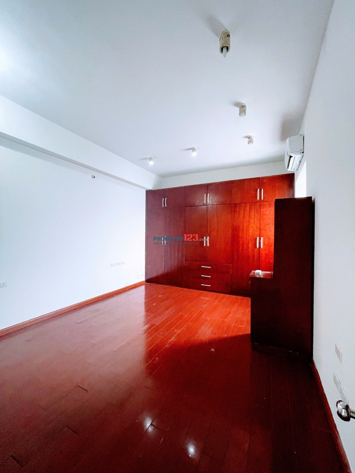 Cho thuê chung cư 100m2 gần keangnam