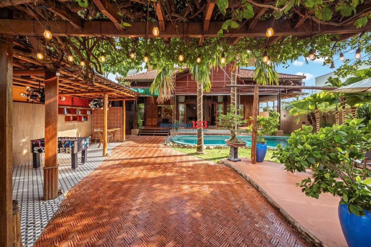 Cho thuê villa nguyên căn có hồ bơi 4PN thiết kế sang trọng ở ngay biển