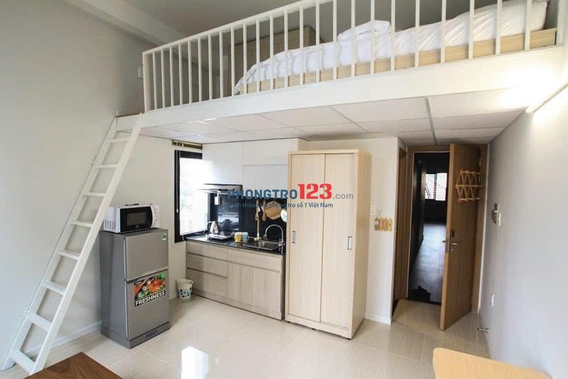Cho thuê phòng trọ CAO CẤP, full nội thất gác cao, ban công, Vị trí đẹp ngay chân cầu SÀI GÒN