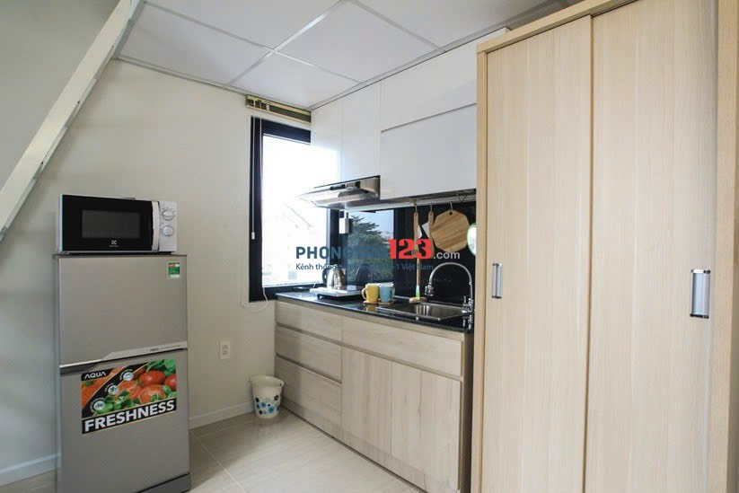 Cho thuê phòng trọ CAO CẤP, full nội thất gác cao, ban công, Vị trí đẹp ngay chân cầu SÀI GÒN