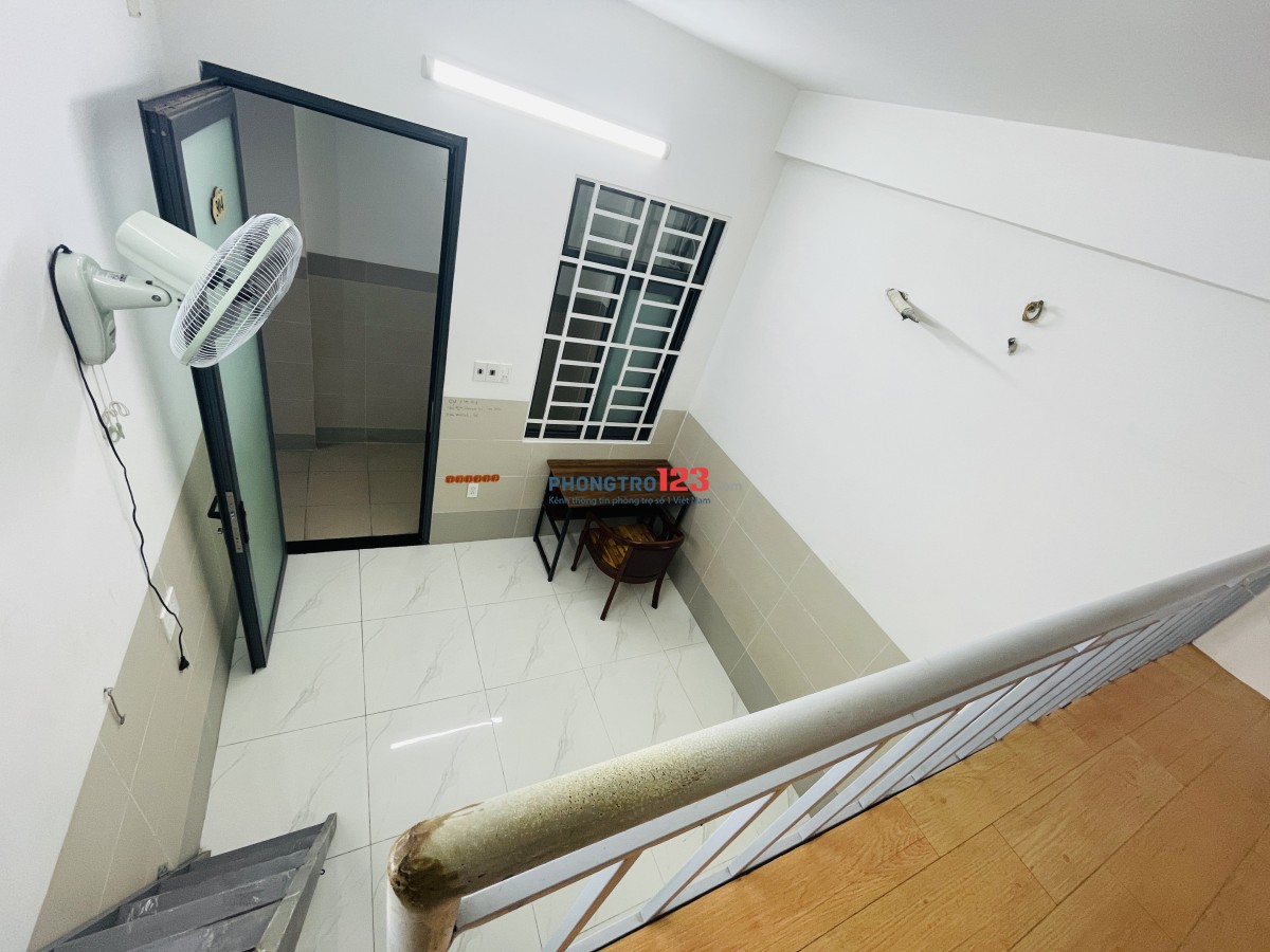 Phòng trống sạch đẹp 100% - full tiện ích - nhà thang máy an ninh pccc an toàn