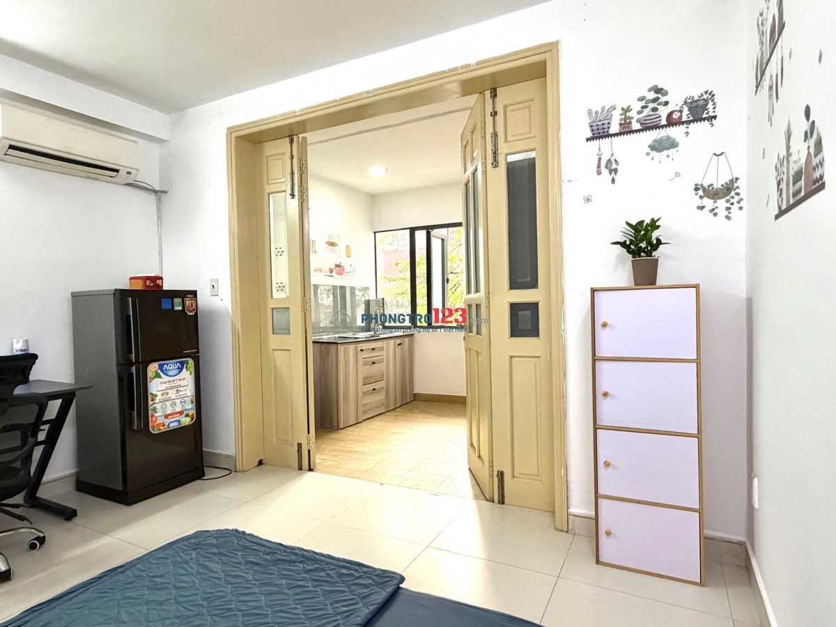 PHÒNG TRỌ TÁCH BẾP CÓ CỬA SỔ THOÁNG MÁT NGAY NGÃ TƯ BẢY HIỀN GẦN QUẬN 10