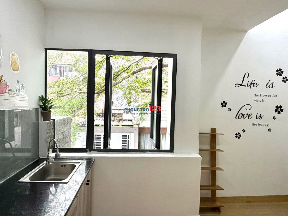 PHÒNG TRỌ TÁCH BẾP CÓ CỬA SỔ THOÁNG MÁT NGAY NGÃ TƯ BẢY HIỀN GẦN QUẬN 10