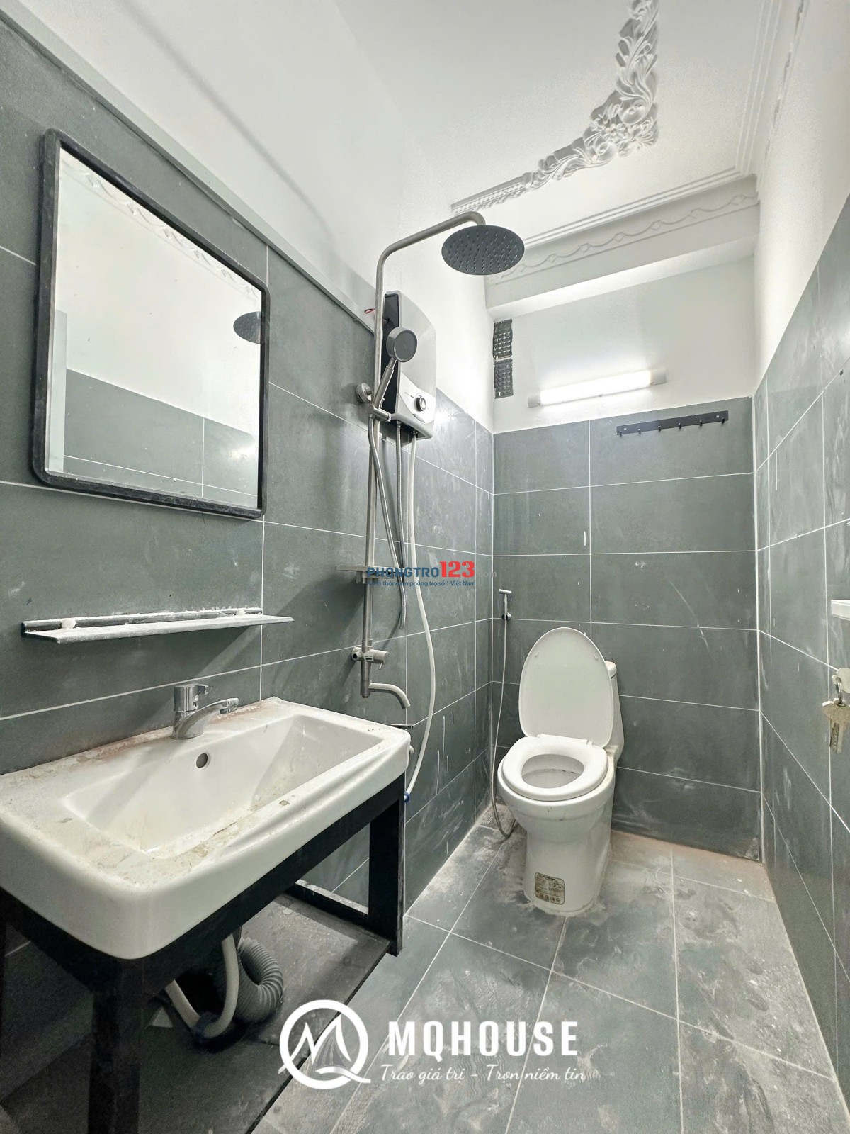 CHO THUÊ PHÒNG BAN CÔNG THOÁNG , 39m2 , GIÁ TỐT - ĐƯỜNG CAO THẮNG NGAY CHUNG CƯ HÀ ĐÔ QUẬN 3