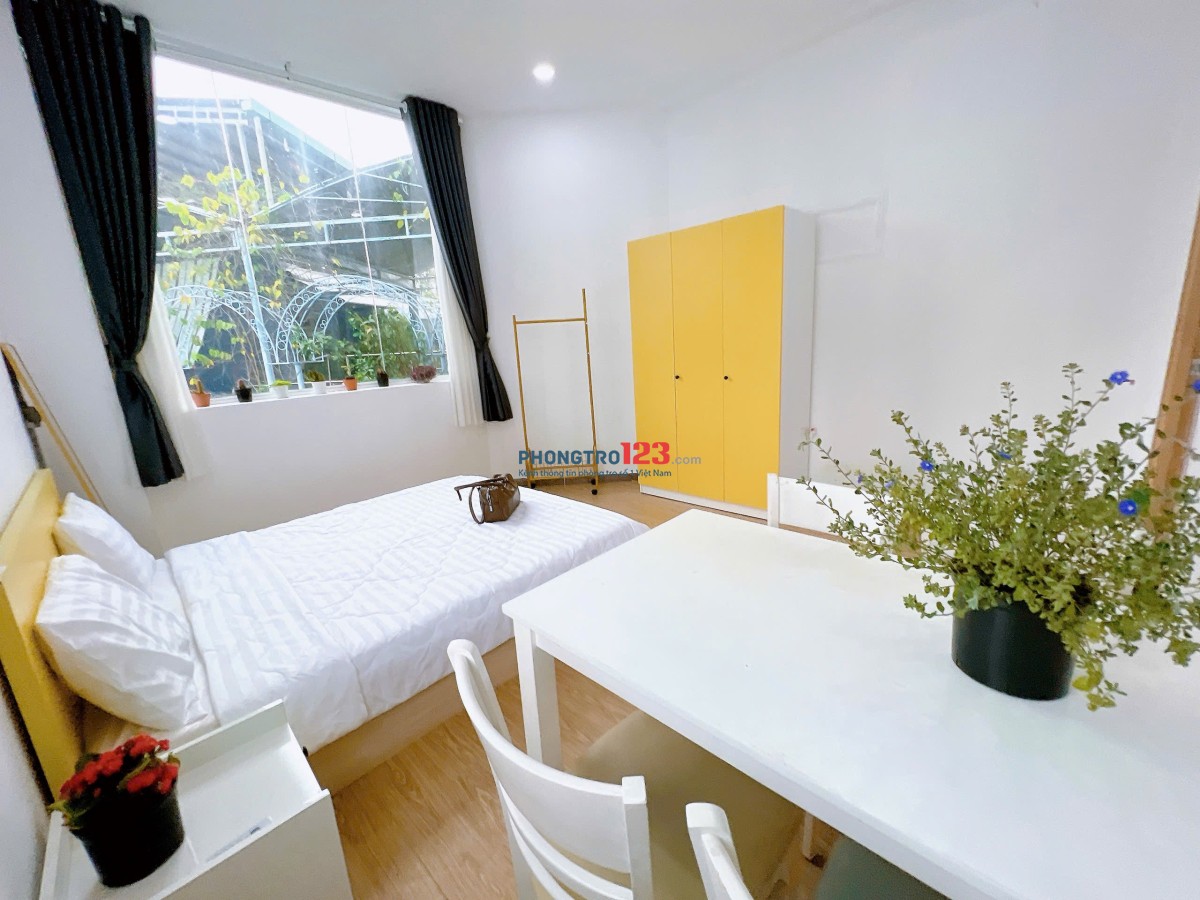 CHO THUÊ PHÒNG TÁCH BẾP CỬA SỔ TRỜI LỚN NẰM NGAY TRUNG TÂM PHÚ NHUẬN GẦN CHỢ BÀ CHIỄU SÁT QUẬN 1,3