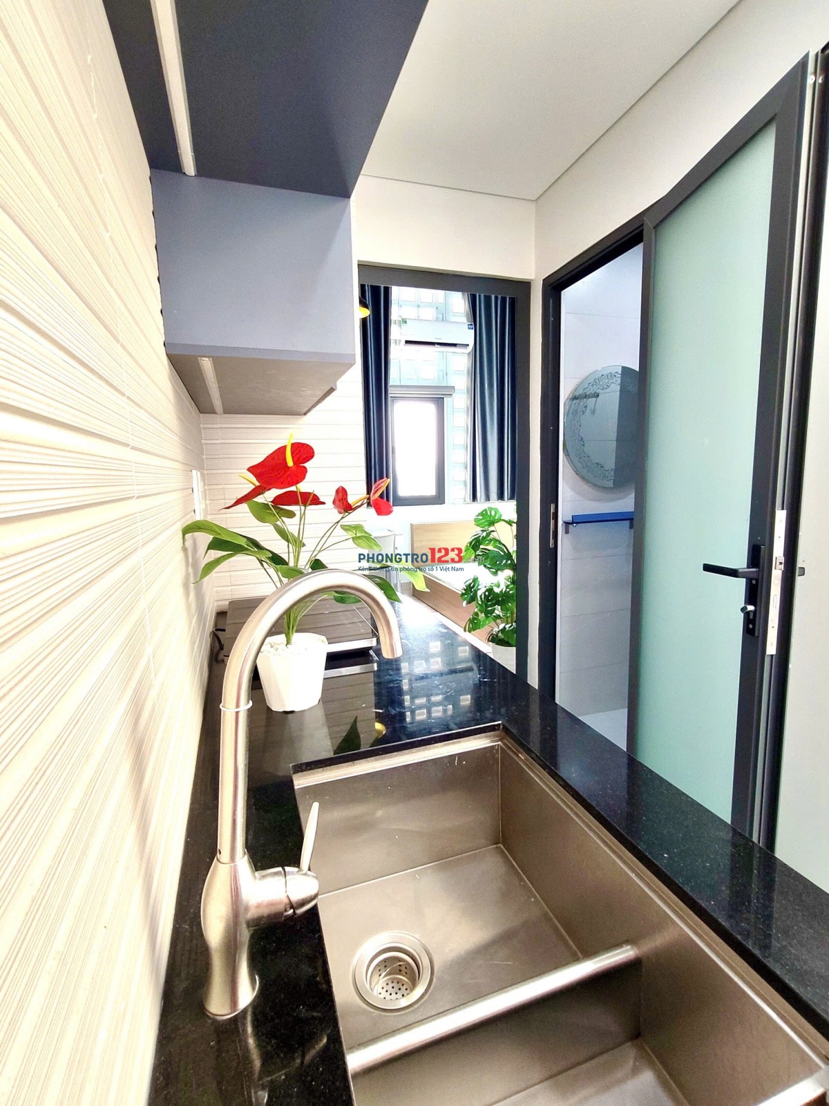 PHÒNG CHO THUÊ FULL NỘI THẤT 50m2 – BAN CÔNG TO NGUYỄN THỊ NHỎ – TÂN BÌNH SÁT BÊN VĂN HIẾN