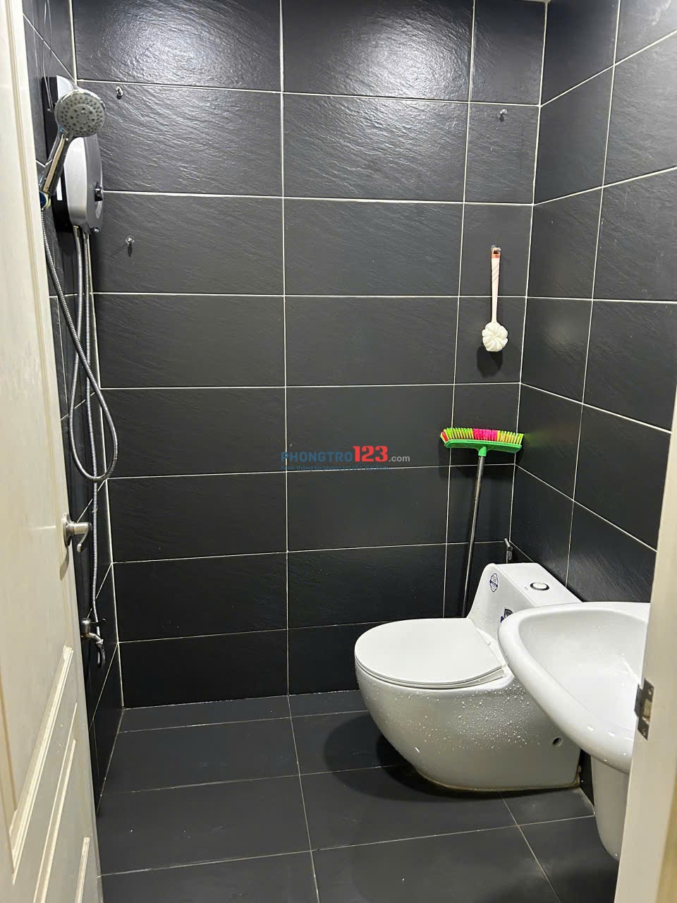 Phòng trong CC cao cấp đầy đủ nt, an ninh, giờ giấc tự do