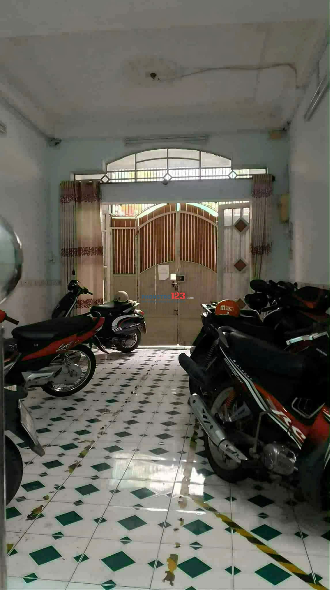  PHÒNG GHÉP KTX NỮ – NGÃ TƯ HÀNG XANH(bình thạnh) 1tr6 