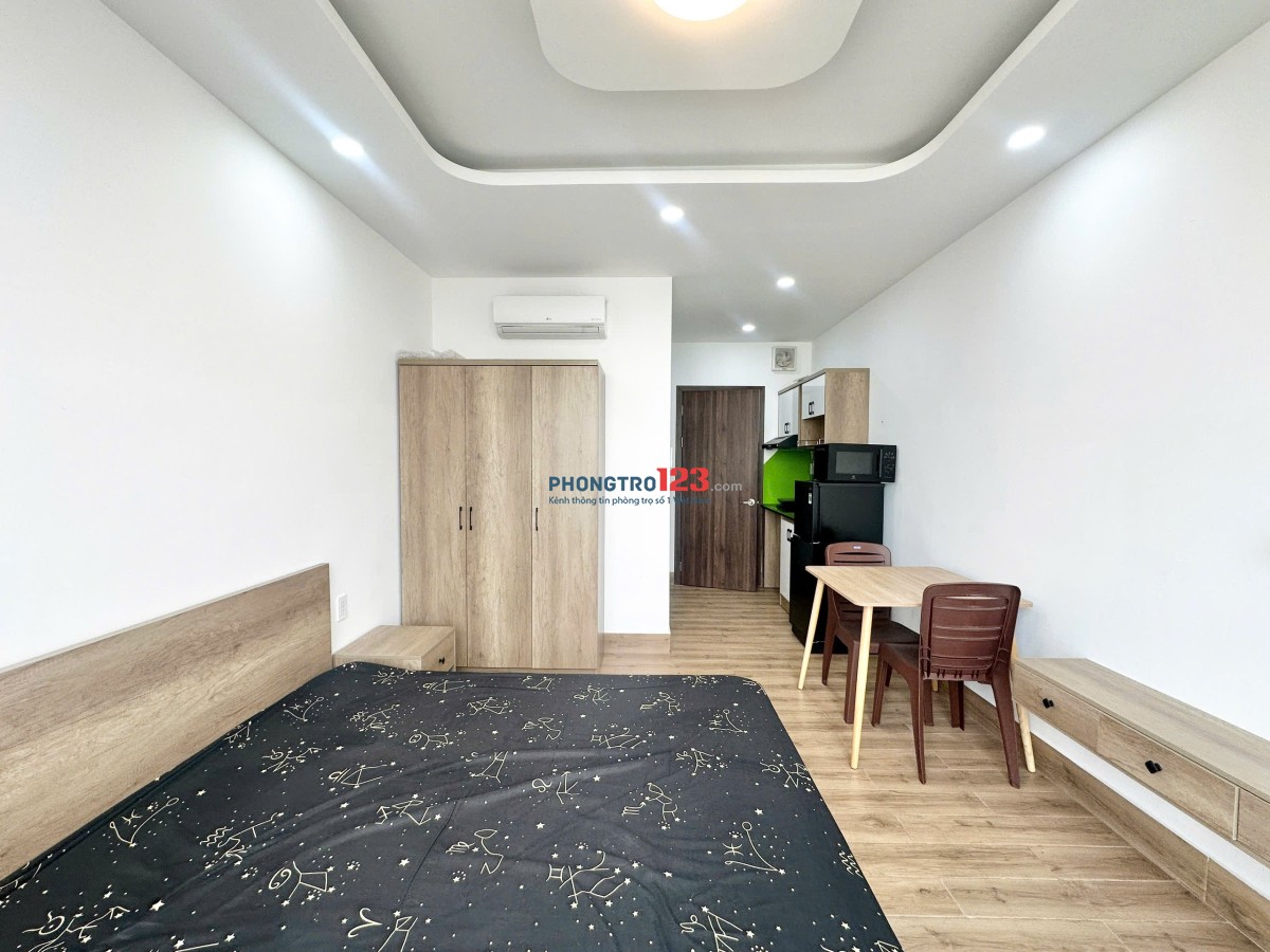 Phòng Cho Thuê Full Nội Thất Ban Công 35m2 Thang Máy Ngay Nguyễn Thượng Hiền Gần Q3, Q1, Sân Bay
