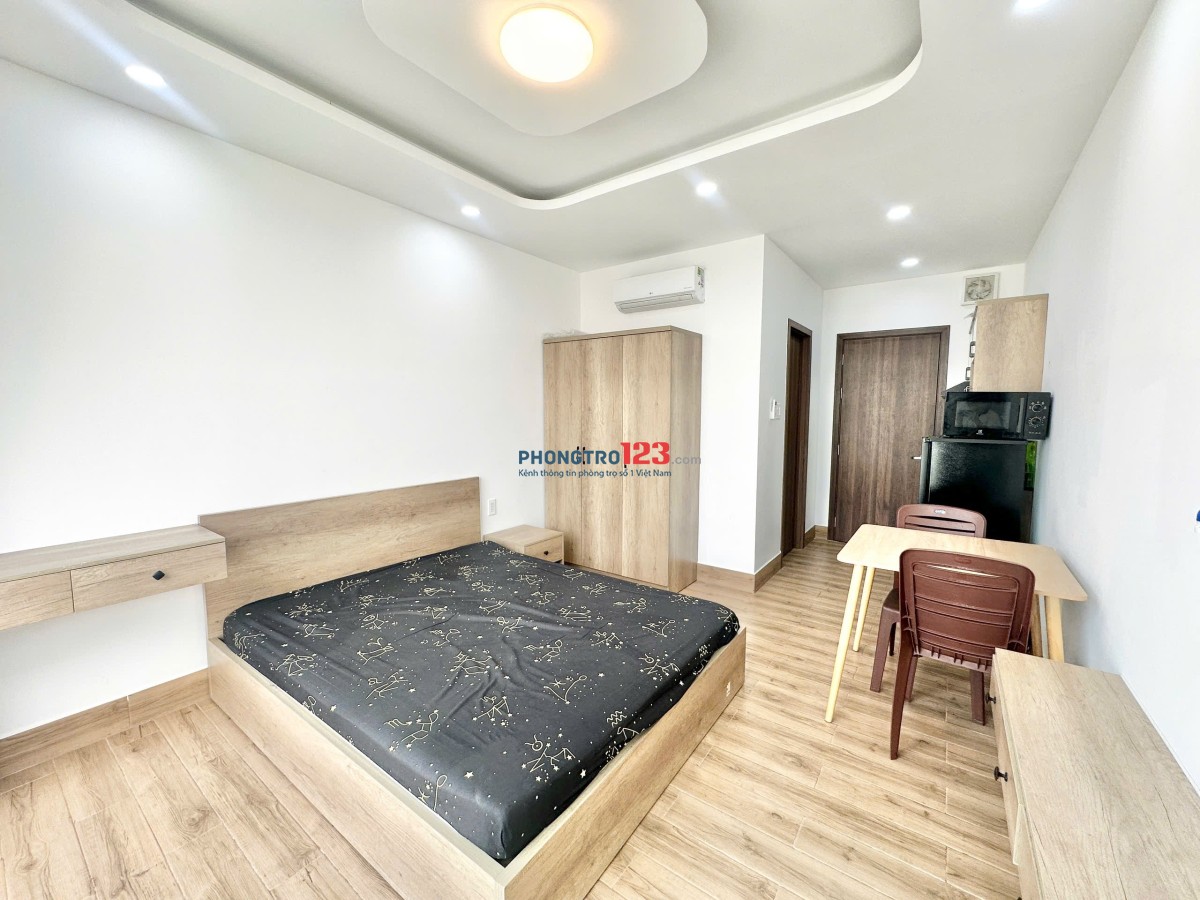 Phòng Cho Thuê Full Nội Thất Ban Công 35m2 Thang Máy Ngay Nguyễn Thượng Hiền Gần Q3, Q1, Sân Bay