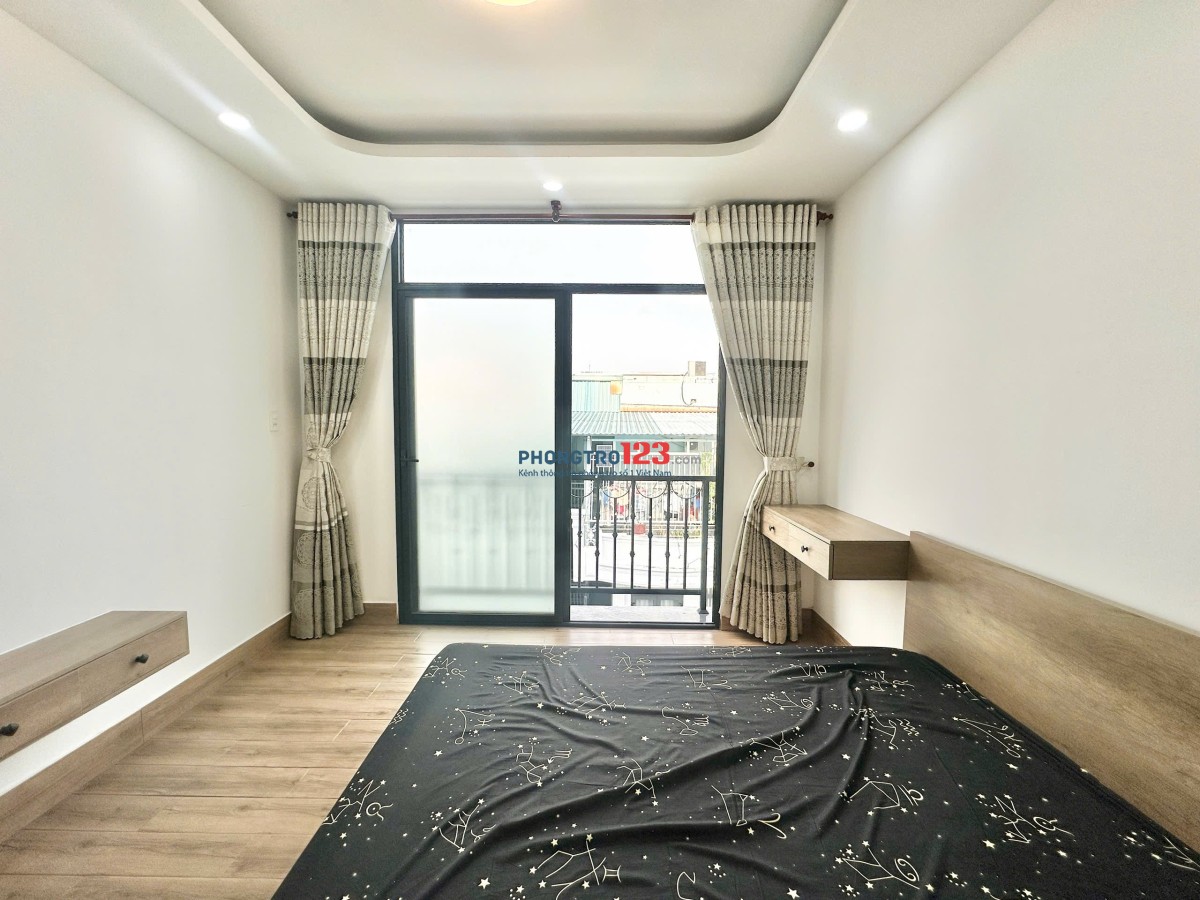 Phòng Cho Thuê Full Nội Thất Ban Công 35m2 Thang Máy Ngay Nguyễn Thượng Hiền Gần Q3, Q1, Sân Bay