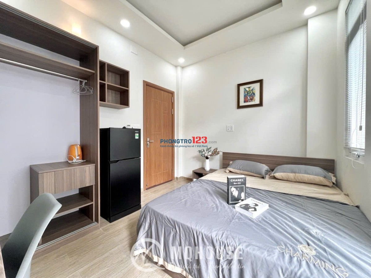  Căn Hộ 1PN Full Nội Thất Tân Bình – Ban Công Đẹp, Giá Tốt – 3 Phút Tới Sân Bay! Xem Là Muốn Thuê