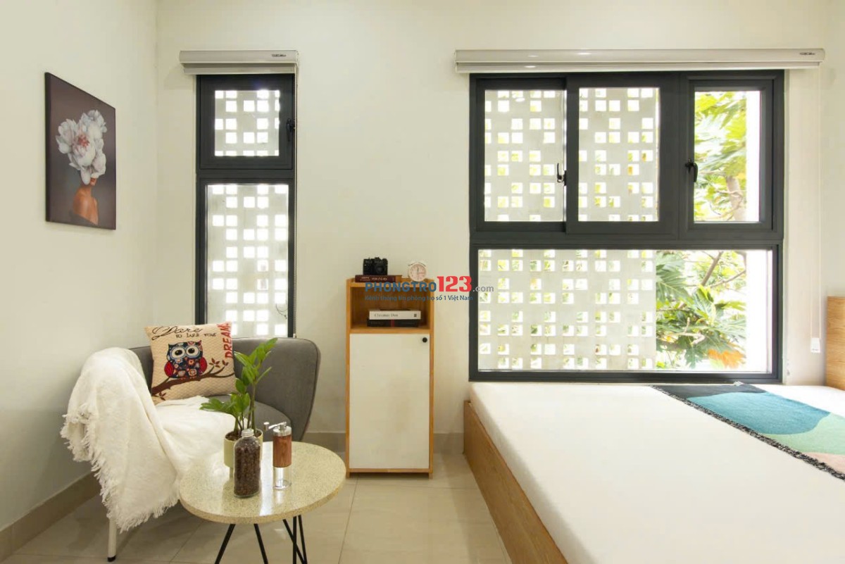 Phòng trọ Phú Nhuận cho thuê full nội thất, cửa sổ lớn gần chợ Tân Định ngay Phan Xích Long