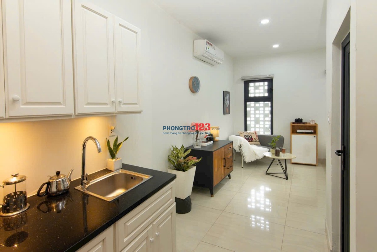 Phòng trọ Phú Nhuận cho thuê full nội thất, cửa sổ lớn gần chợ Tân Định ngay Phan Xích Long