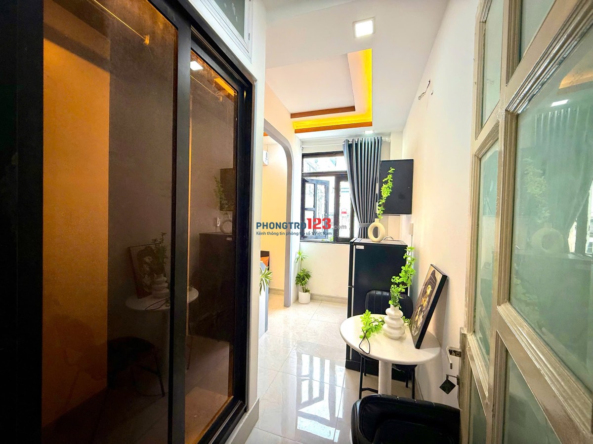 Studio cửa sổ lớn full nội thất gần cách mạng tháng 8. Ngã tư bảy hiên quận tân bình