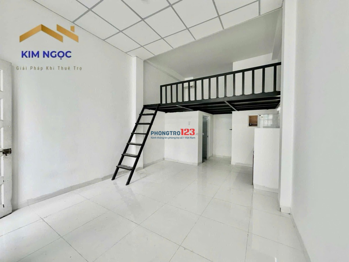 DUPLEX GÁC CAO RỘNG 30M2 gần ngay ĐẠI HỌC CÔNG THƯƠNG
