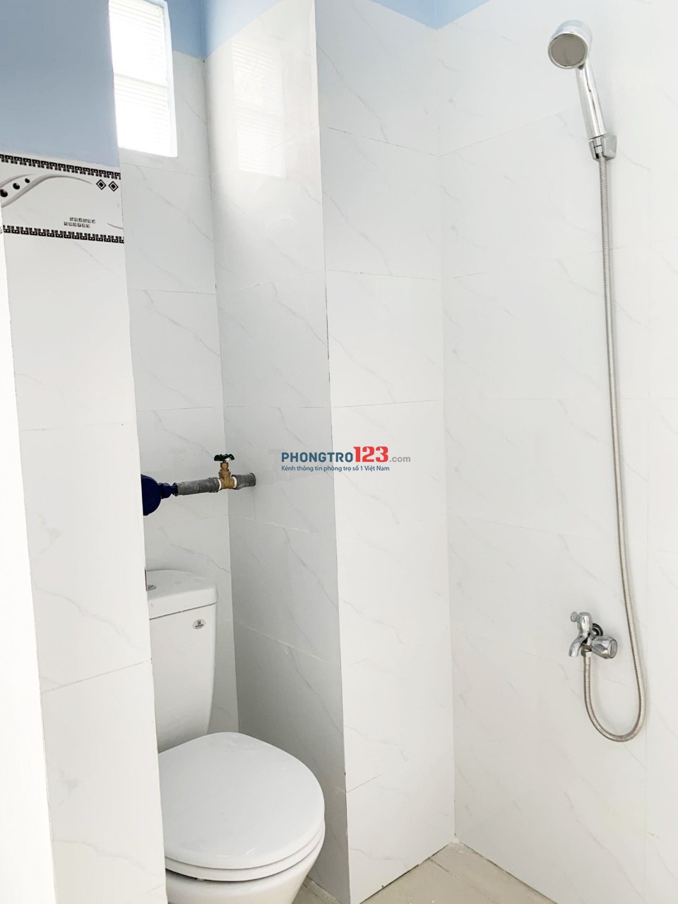 Phòng trọ có máy lạnh,đường Bùi Văn,quận 7,gần khu chế xuất Tân Thuận,trường học,gần chợ(có hình)