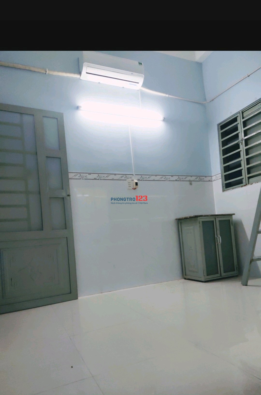 Phòng trọ có máy lạnh,đường Bùi Văn,quận 7,gần khu chế xuất Tân Thuận,trường học,gần chợ(có hình)