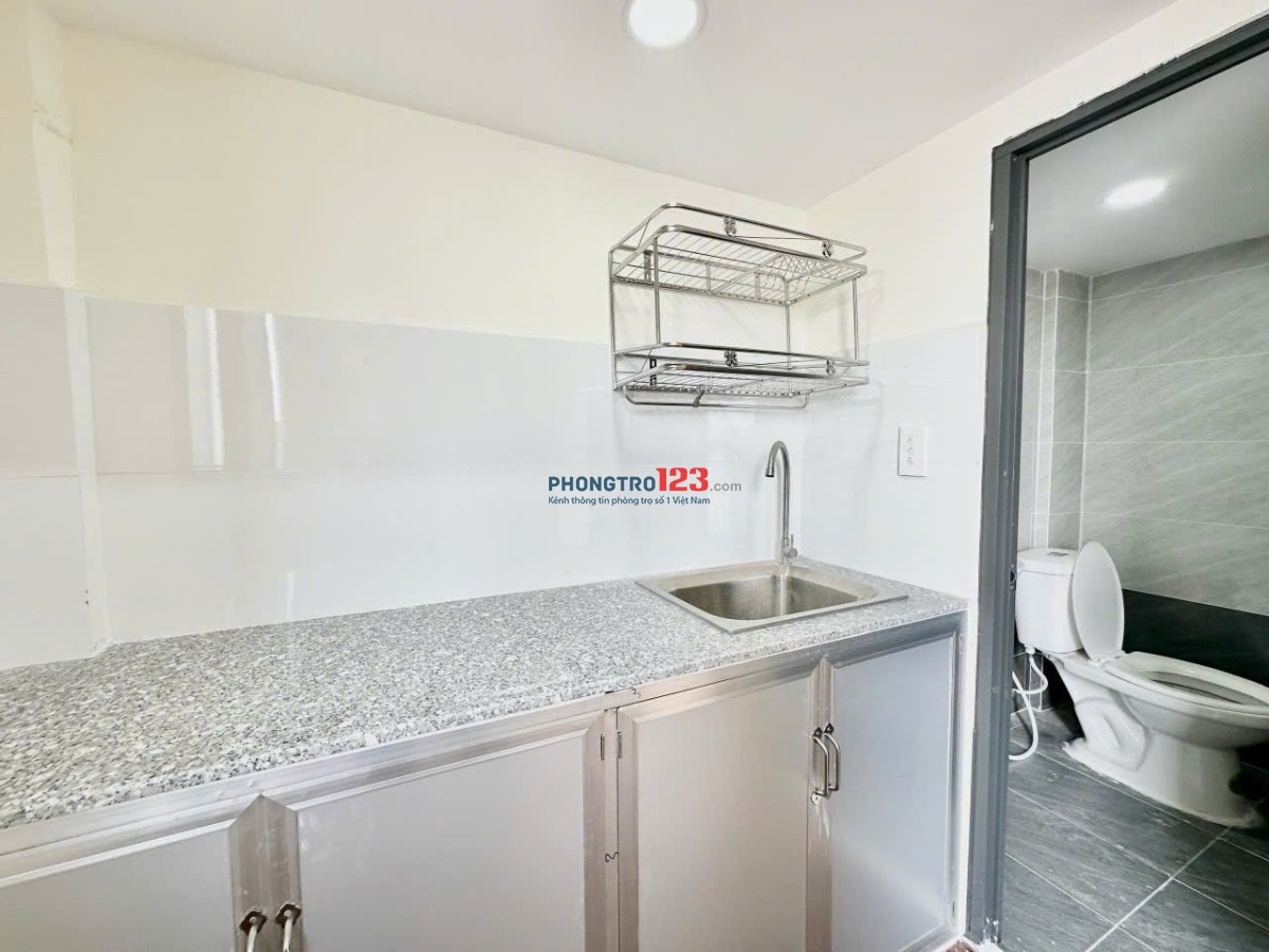 Duolex Ở 4NG - 4xe Gác Cao Đứng Được Đặc Biệt Khu này Hẻm Rộng Xe Hơi Vô Được