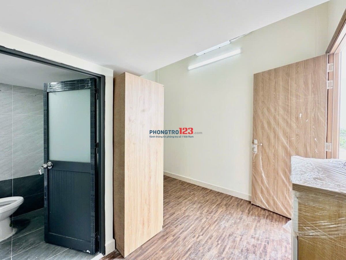 Duolex Ở 4NG - 4xe Gác Cao Đứng Được Đặc Biệt Khu này Hẻm Rộng Xe Hơi Vô Được