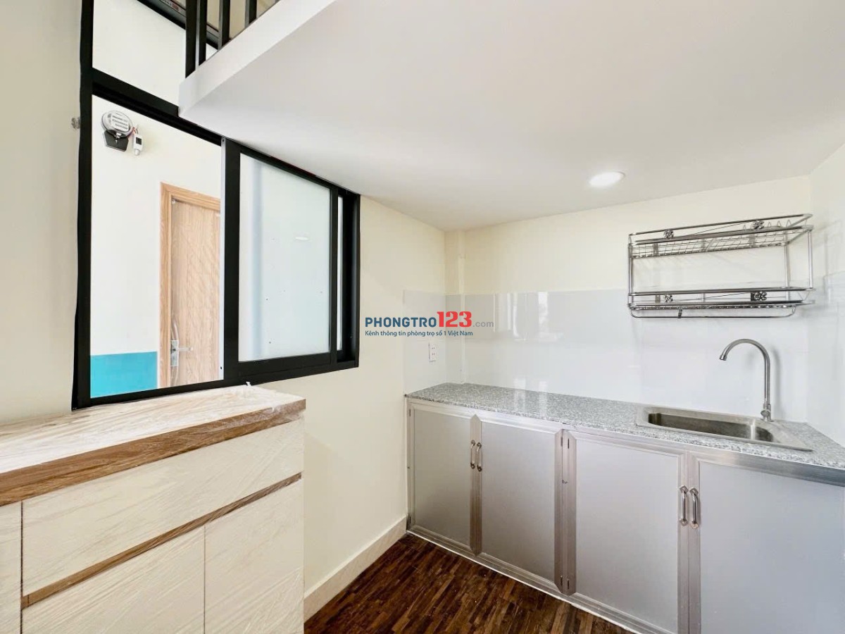 Duolex Ở 4NG - 4xe Gác Cao Đứng Được Đặc Biệt Khu này Hẻm Rộng Xe Hơi Vô Được