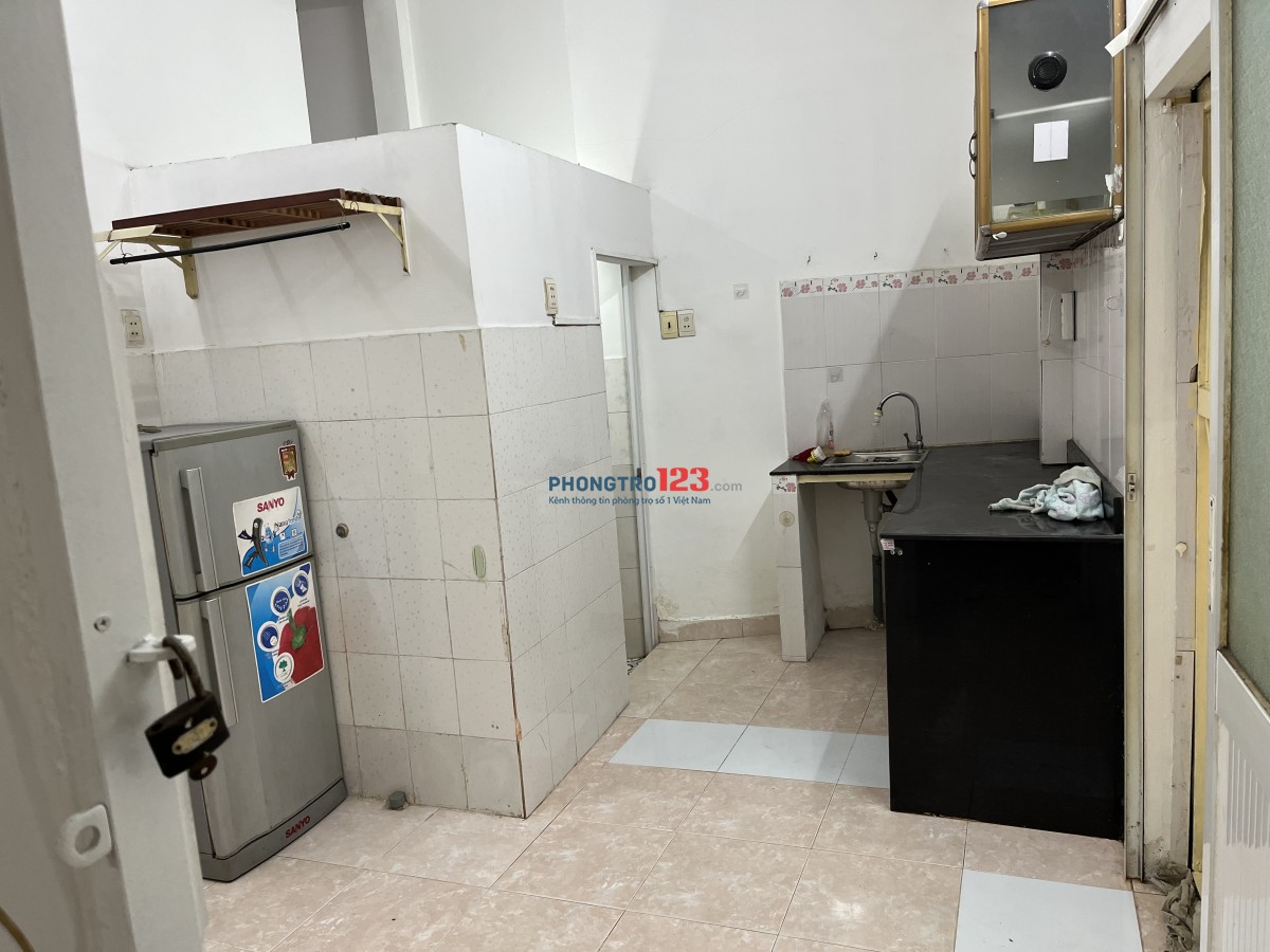 Cho nữ thuê phòng 34 m2. Đường Trần Huy Liệu, quận Phú Nhuận