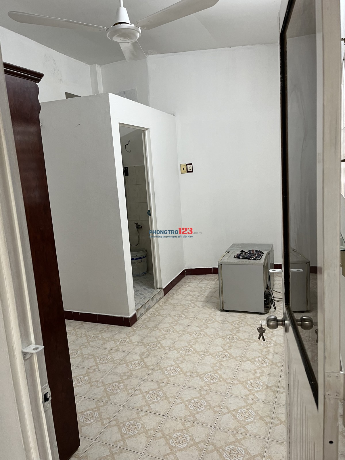 Cho nữ thuê phòng 34 m2. Đường Trần Huy Liệu, quận Phú Nhuận