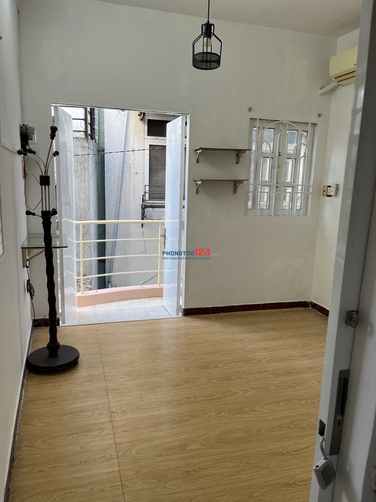 Cho nữ thuê phòng 34 m2. Đường Trần Huy Liệu, quận Phú Nhuận