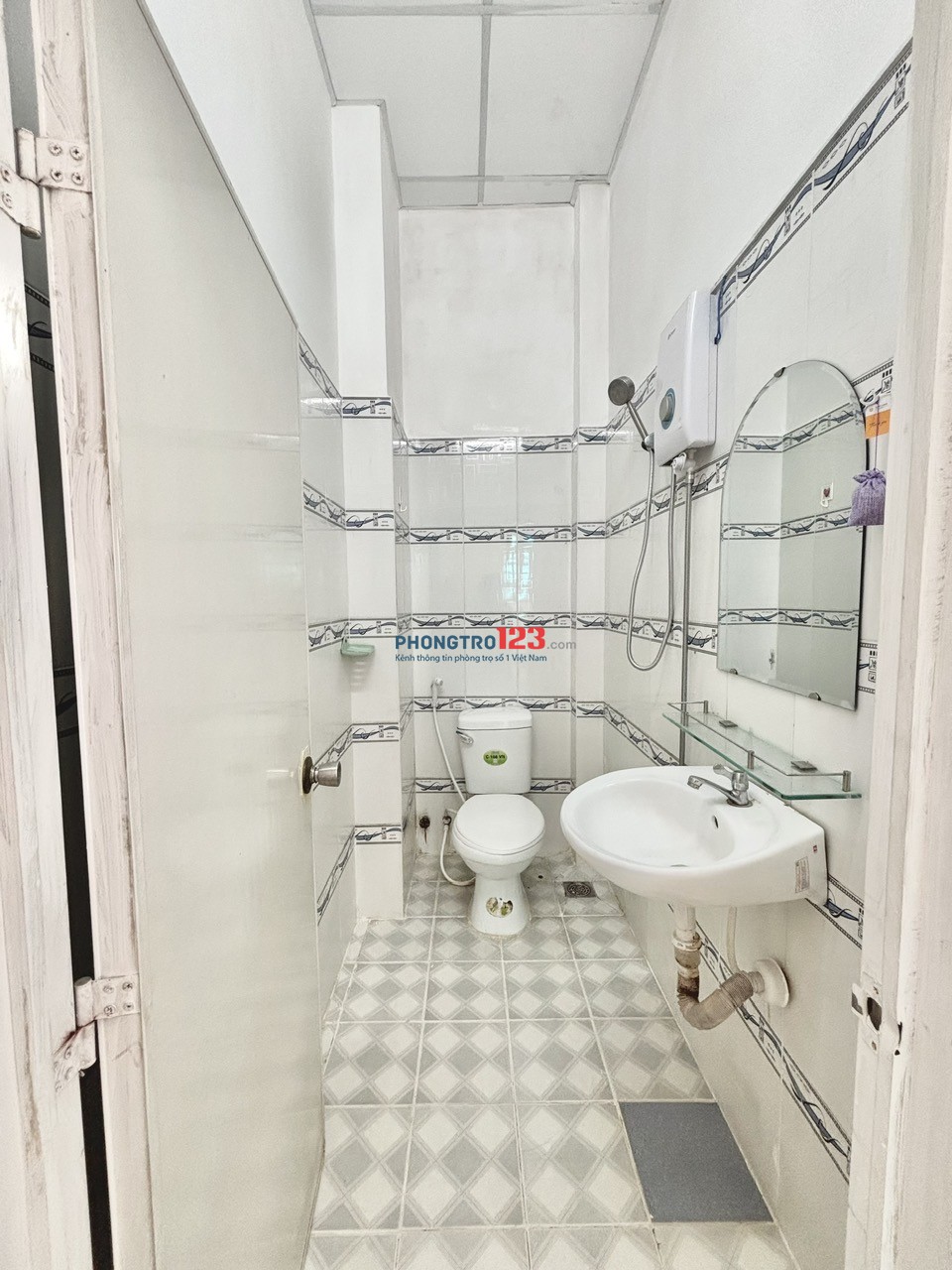 Cho thuê phòng trọ Lê Văn Duyệt full nội thất, ban công 35m2 gần Cầu Bông, chợ Bà Chiểu gần Q1, Q3