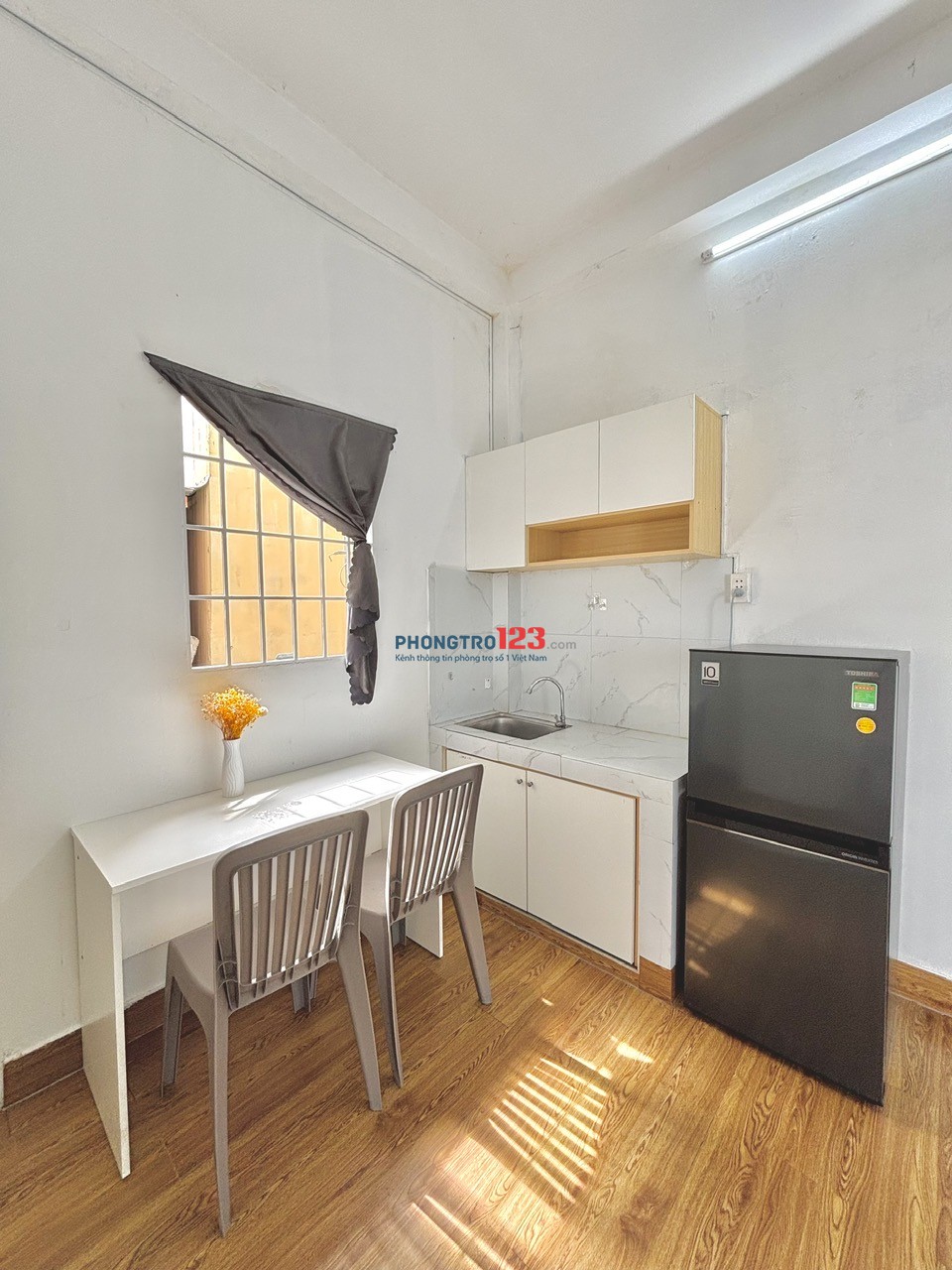 Cho thuê phòng trọ Lê Văn Duyệt full nội thất, ban công 35m2 gần Cầu Bông, chợ Bà Chiểu gần Q1, Q3