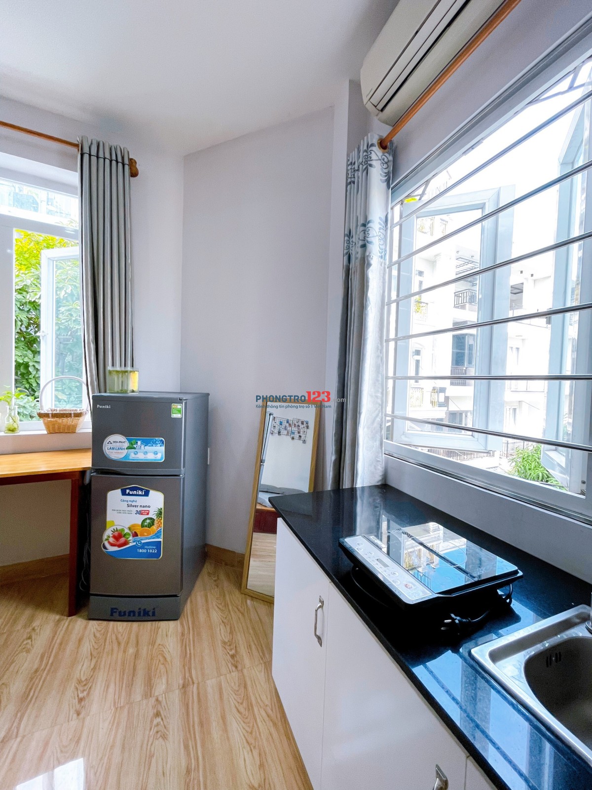 CHO THUÊ CHDV 40m2 FULL NỘI THẤT BAN CÔNG Ở ĐƯỜNG NGUYỄN GIA TRÍ Q.BÌNH THẠNH