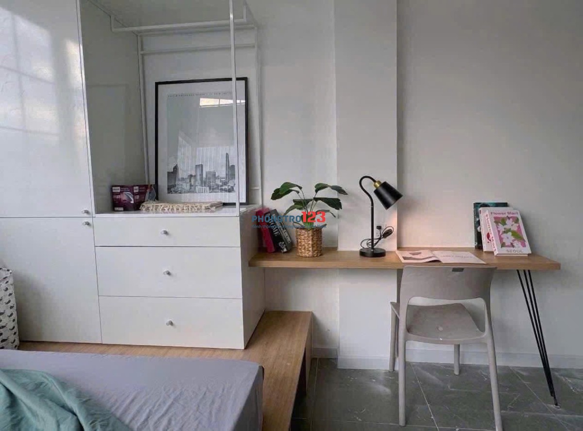 Studio Full Nội Thất cửa sổ trời ngay Bàu Cát