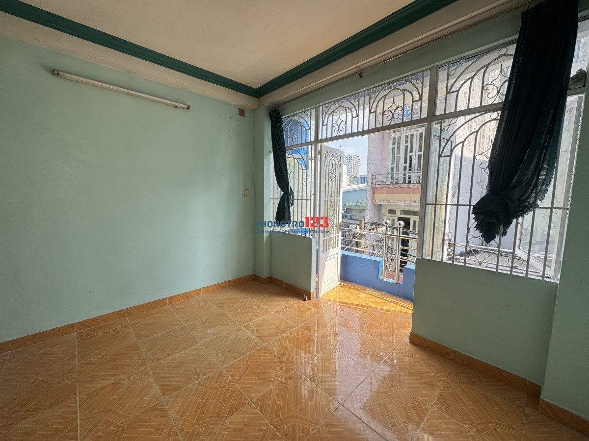 PHÒNG TRỌ NGÃ TƯ LẠC LONG QUÂN - ÂU CƠ (CÓ WC RIÊNG)