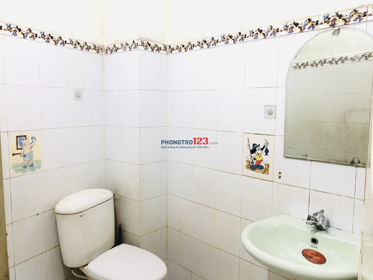 Phòng lớn có bếp ngay tầng trệt ở hẻm 134 Lý Chính Thắng