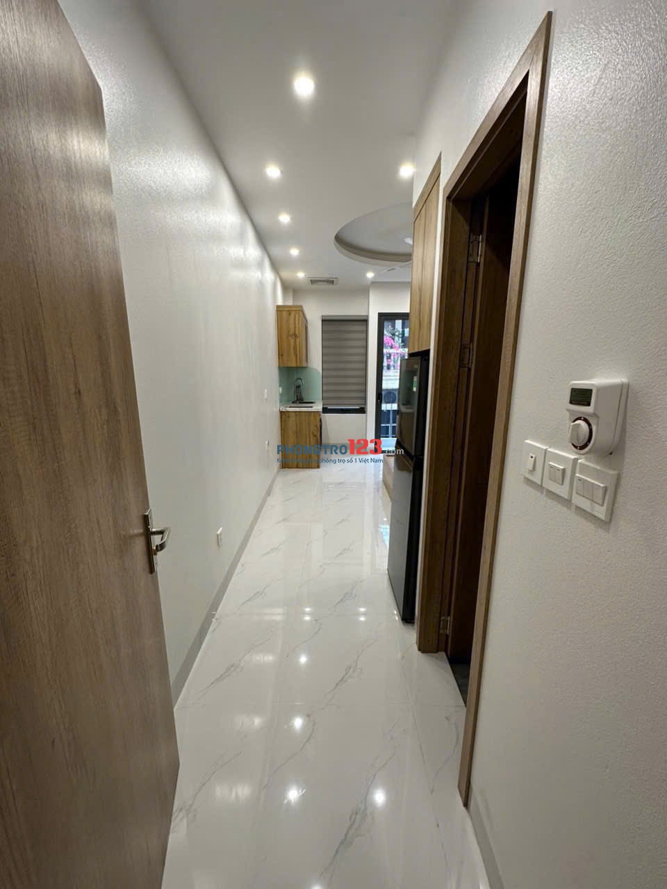 Cho Thuê Phòng Trọ Studio Quận Tân Bình Bancol Máy Giặt Riêng Ngay Sân Bay Tân Sơn Nhất