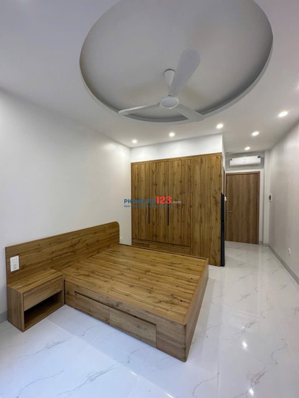 Cho Thuê Phòng Trọ Studio Quận Tân Bình Bancol Máy Giặt Riêng Ngay Sân Bay Tân Sơn Nhất