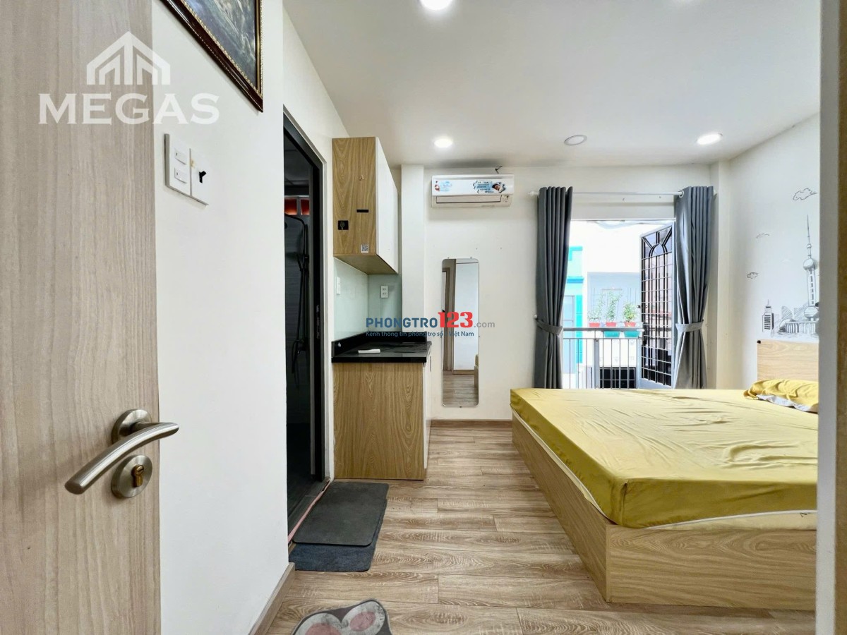 CHO THUÊ PHÒNG BAN CÔNG , GIÁ TỔT , 22m2 - NGAY HOÀNG SA Q3 - GẦN TOÀ NHÀ VIETTEL