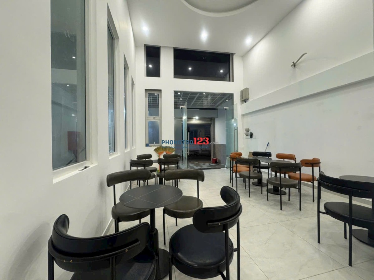 Mặt bằng trệt 35m2 có sân trước vị trí siêu đẹp Quận 1 trống sẵn ngay Tân Định