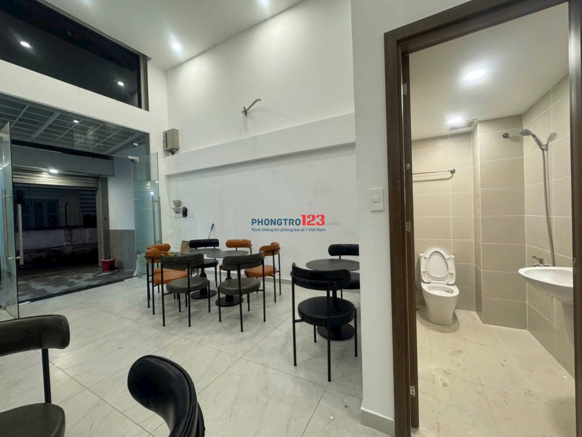 Mặt bằng trệt 35m2 có sân trước vị trí siêu đẹp Quận 1 trống sẵn ngay Tân Định