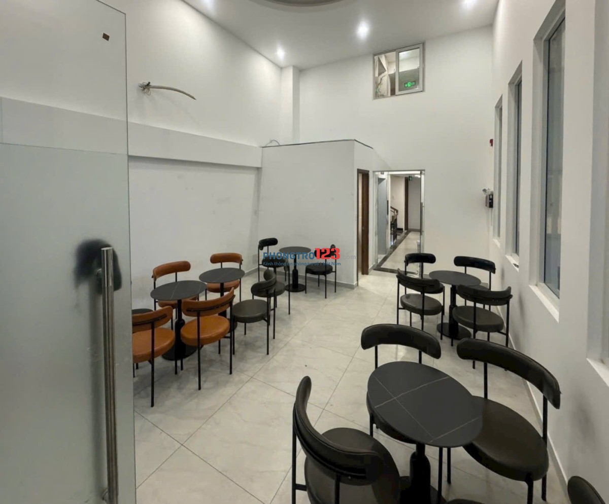 Mặt bằng trệt 35m2 có sân trước vị trí siêu đẹp Quận 1 trống sẵn ngay Tân Định