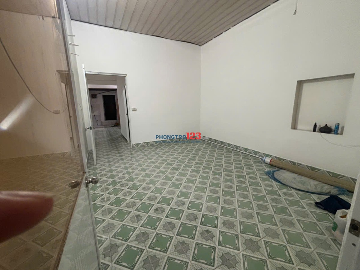 Cho Thuê Nhà Mặt Tiền 90m2 - 5 Triệu - Đường Bình Chuẩn 27