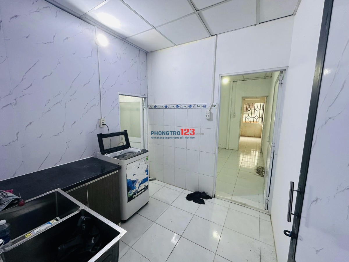 PHÒNG 2PN dưới trệt có cua so– FULL NT, Q7 (Trống 10/1)