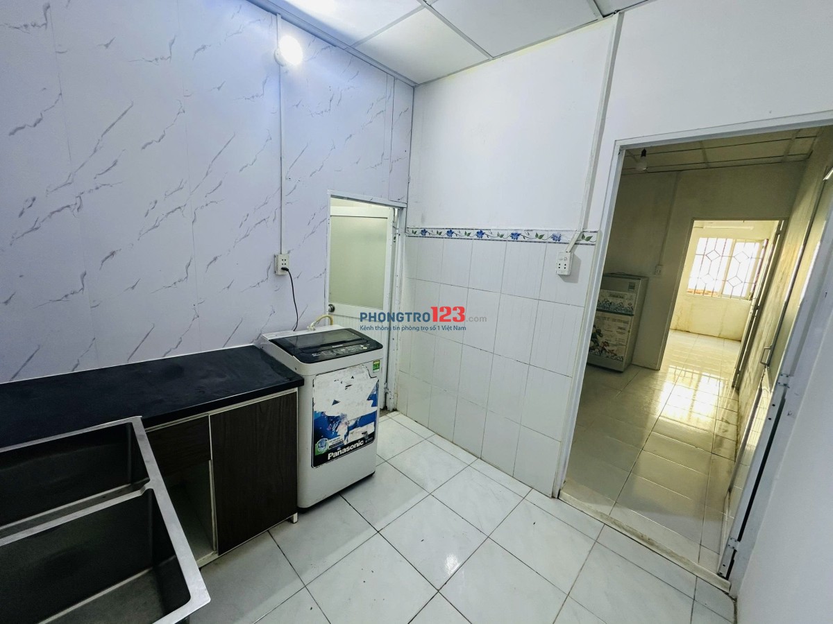 PHÒNG 2PN dưới trệt có cua so– FULL NT, Q7 (Trống 10/1)