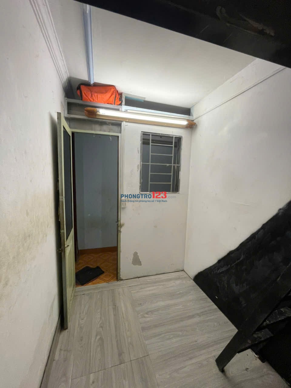 PHÒNG GÁC CỬA SỔ- LẦU 1 - AN NINH - NGAY VINCOM PHAN VĂN TRỊ 200M - GIÁ CHỈ CÓ 1TR6