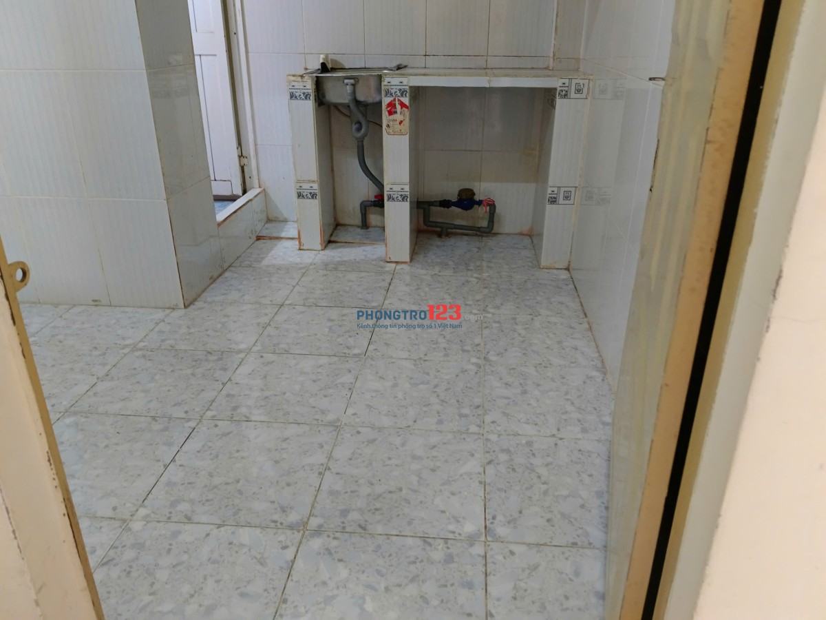 TÂN THỚI NHẤT 25, Q12: Còn 1 phòng CÓ GÁC, WC RIÊNG, KỆ BẾP, LẦU 3, ĐANG TRỐNG CÓ THỂ DỌN VÀO NGAY!