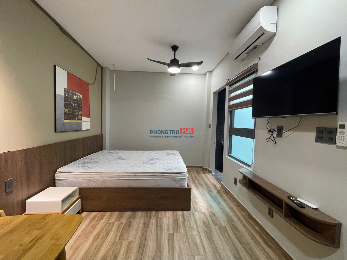 Cho thuê phòng cửa sổ dạng studio 28m2 ngay chợ Tân Bình
