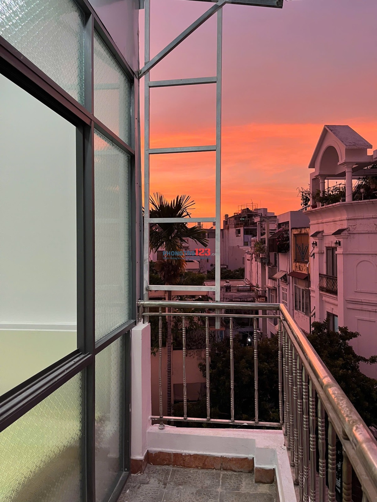 CHO THUÊ CHDV 35m2 FULL NỘI THẤT BAN CÔNG ỞĐƯỜNG NGUYỄN XÍ Q. BÌNH THẠNH