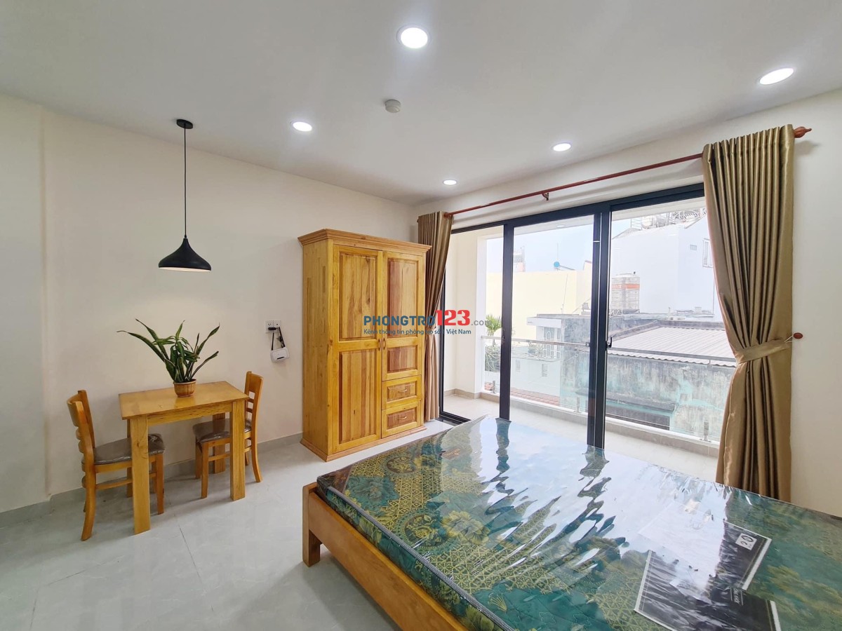 PHÒNG BAN CÔNG – VIEW SÂN BAY – FULL NỘI THẤT – RỘNG 30M² – GIÁ CHỈ 4TR5