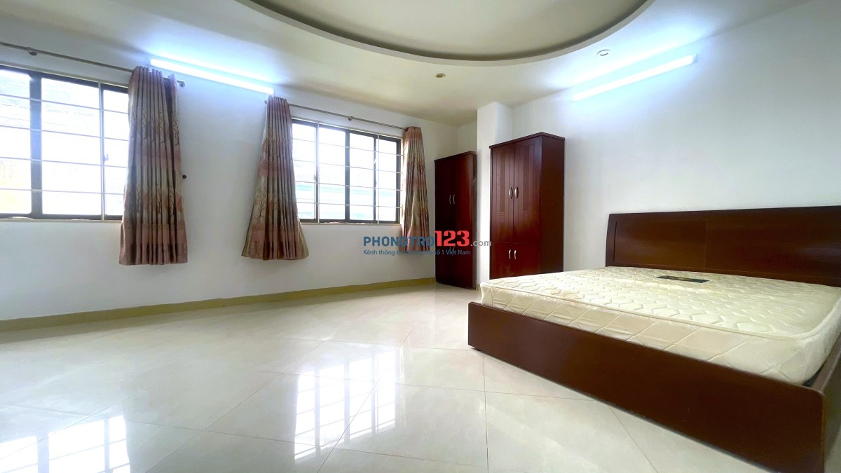 Chính chủ cho thuê phòng ban công 35m2 trung tâm quận 10 đủ nội thất giá rẻ