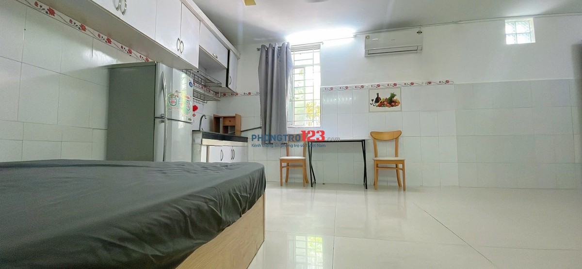Chính chủ cho thuê phòng 35m2 đủ tiện nghi gần chợ bà chiểu giá rẻ